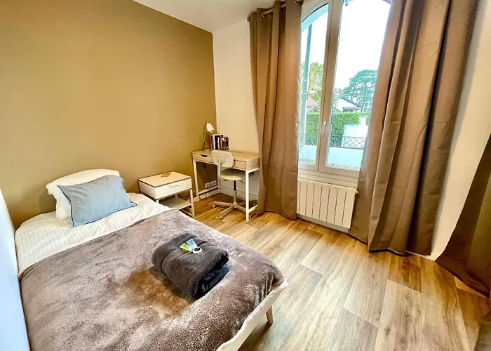 D'hotes A * Биарриц